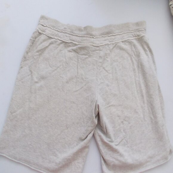 💕 3/$25 💕 Arizona Jean Co Shorts L - Picture 2 of 2